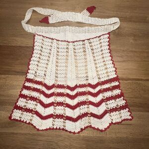 Vtg Handmade Crochet Red Apron Coquette Grandma Cottage Core farmhouse‎ 1940/50s